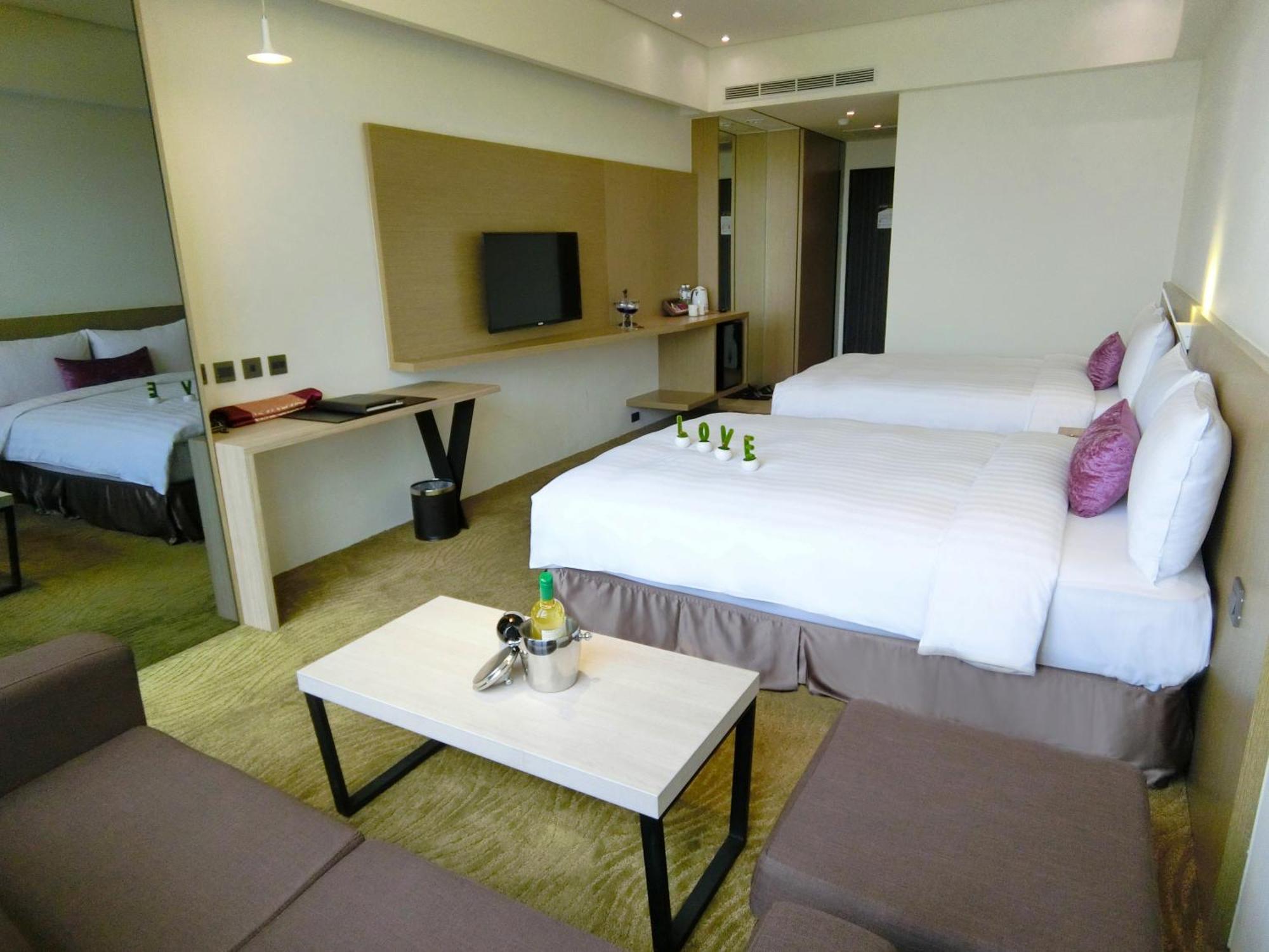 Look Royal Resort Kota Chiayi Ruang foto Deluxe room