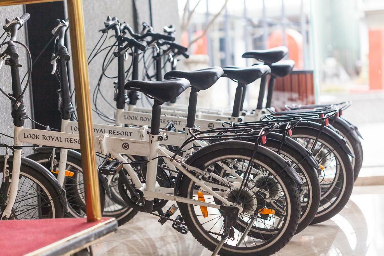 Look Royal Resort Kota Chiayi Bagian luar foto Bicycle rental at London Heathrow Airport