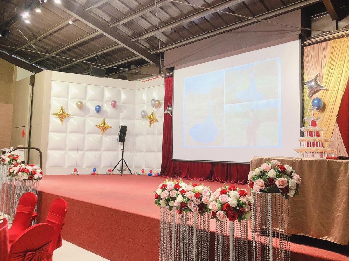 Look Royal Resort Kota Chiayi Bagian luar foto The stage of the 2019 ceremony